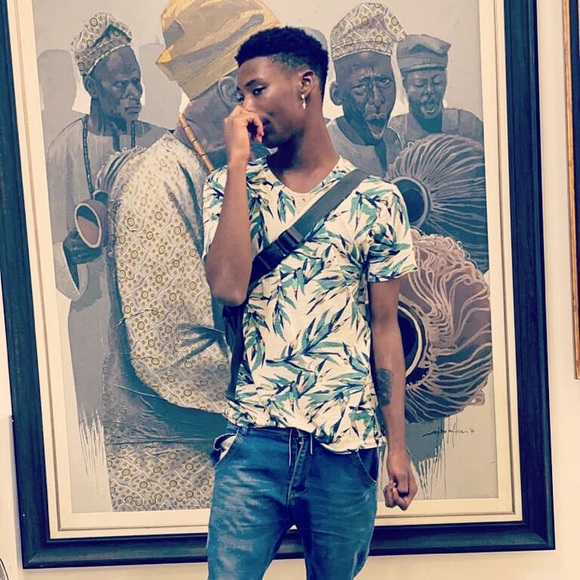 Meet your Posher, Derek - Picture 1 of 1